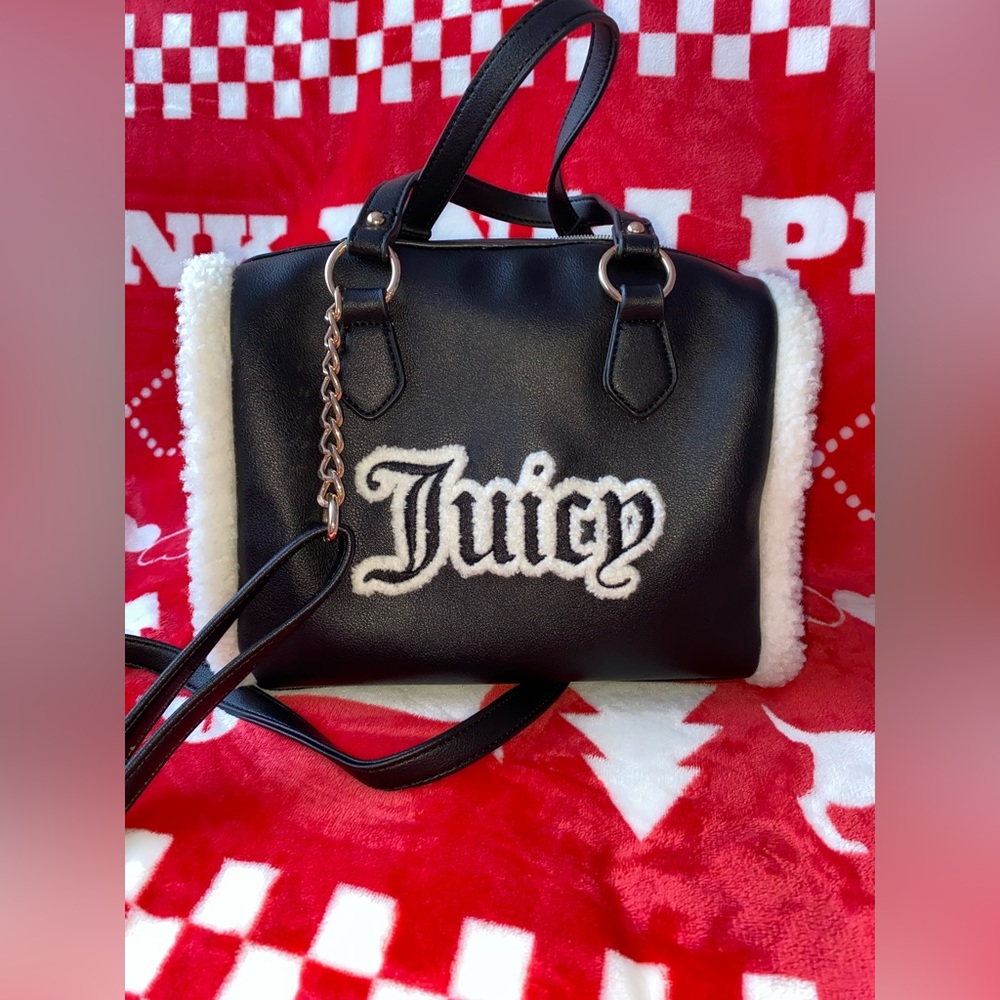 JUICY COUTURE 👑🖤✨ Black satchel with Sherpa trim 🖤✨
